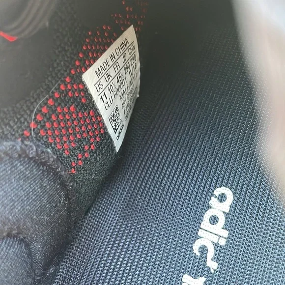 Adidas Yeezy Boost 350 Bred V2 Black Red CP9652 shoes sneakers size 11 - Picture 7 of 7
